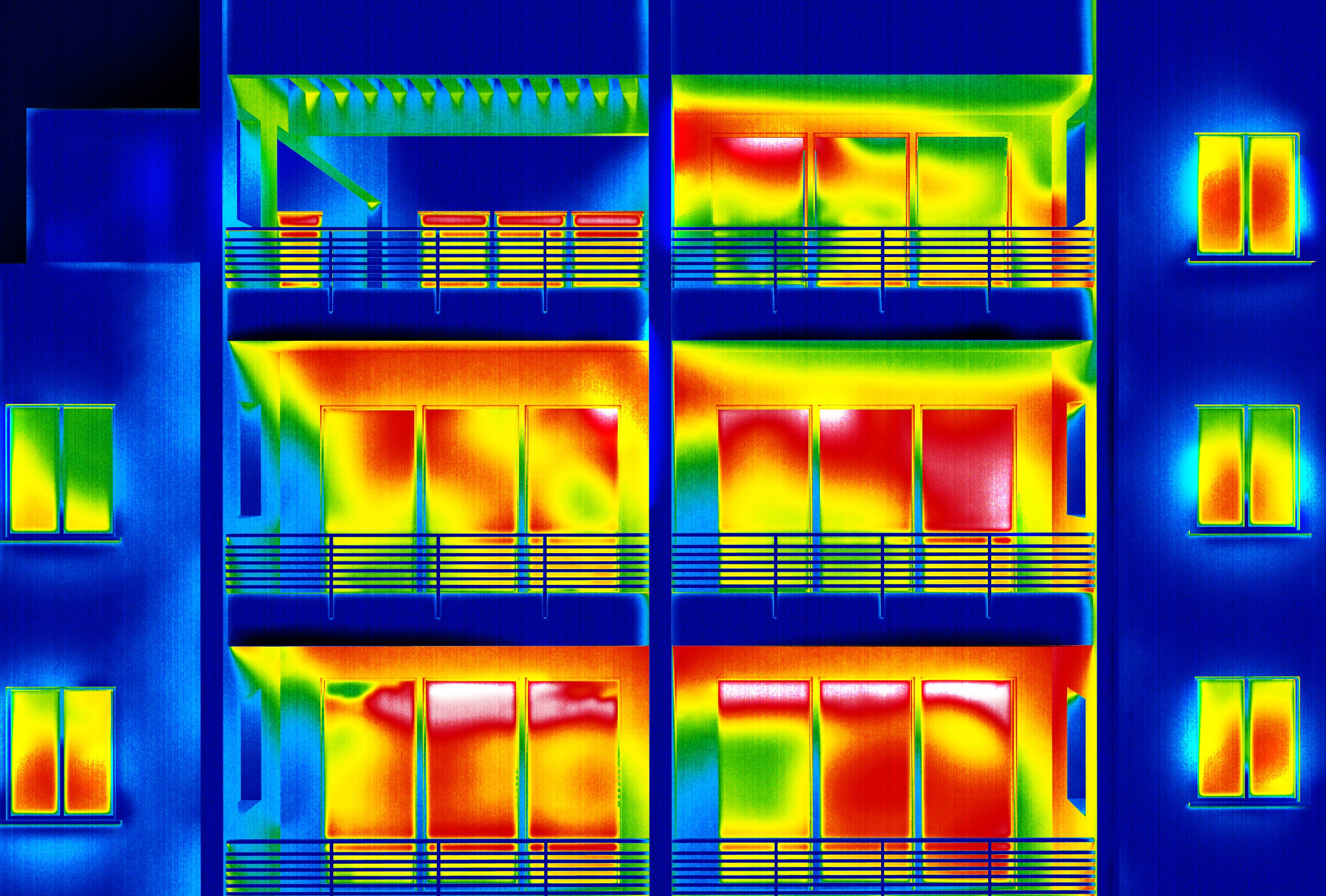 Thermal imaging of an apartment for thermal bridging analysis 