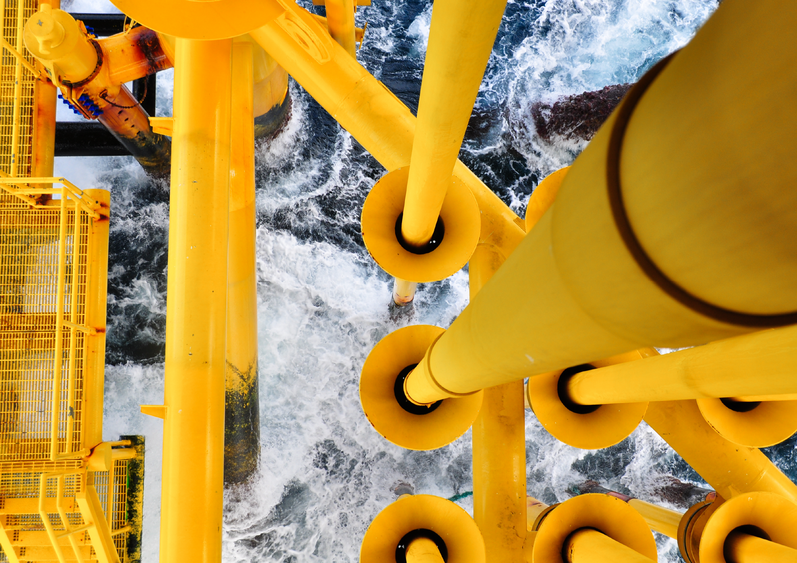 Oil and gas pipes submerged in the sea for energy production