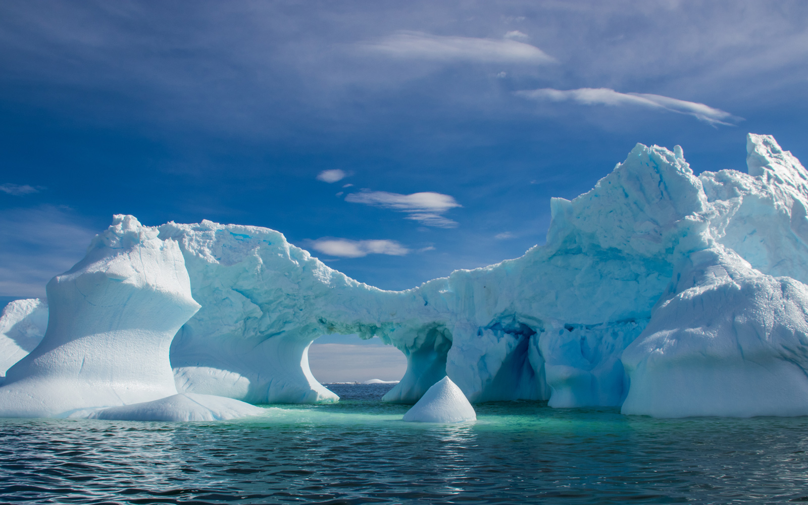 A bridge-shaped ice structure in Antarctica